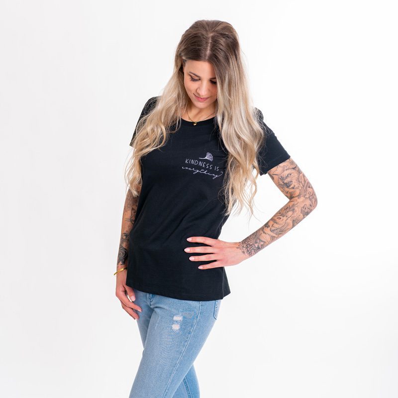 Kindness is everything - Frauen T-Shirt 