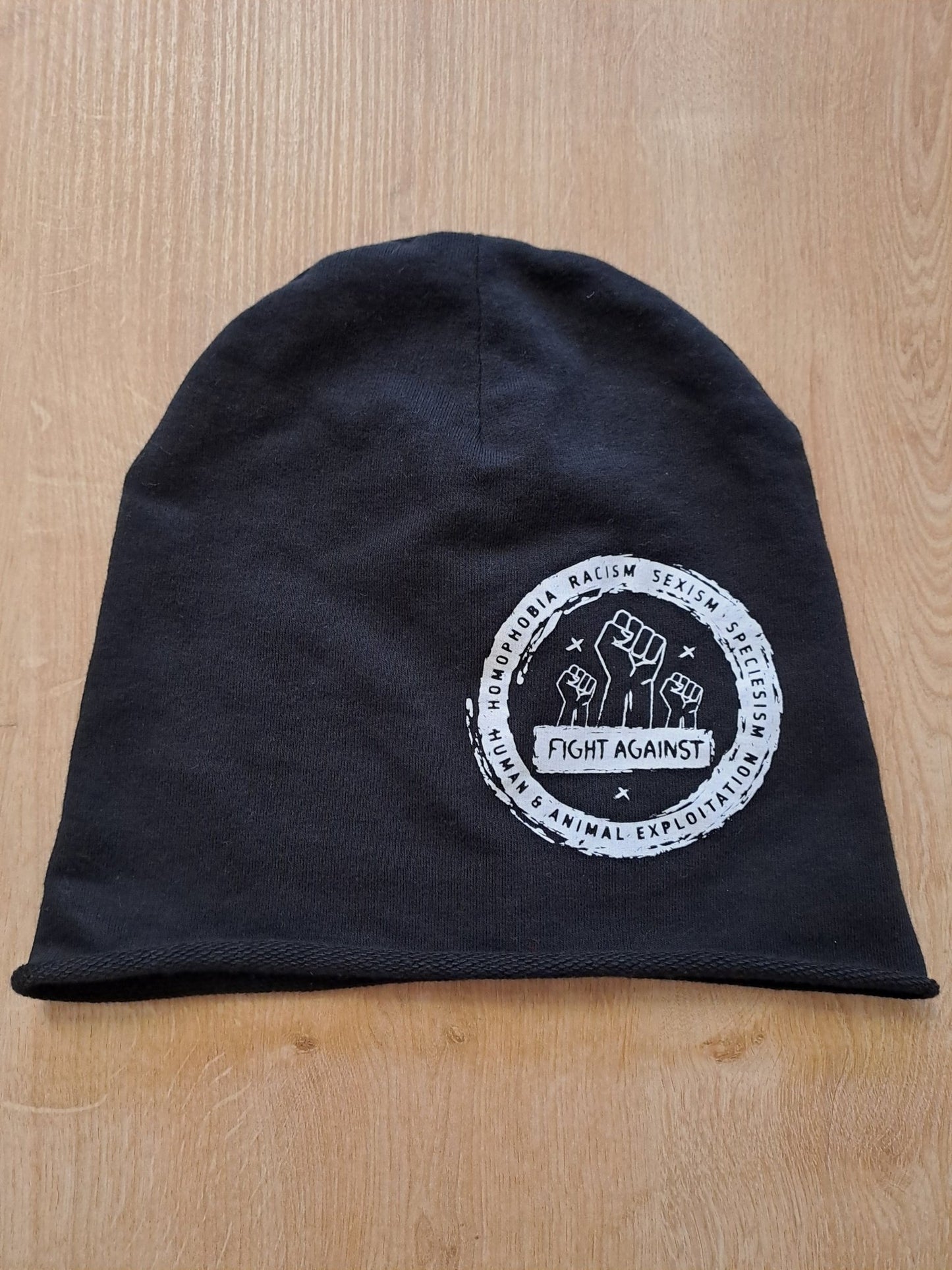 Dünner Beanie "fight against" - Róka - fair clothing